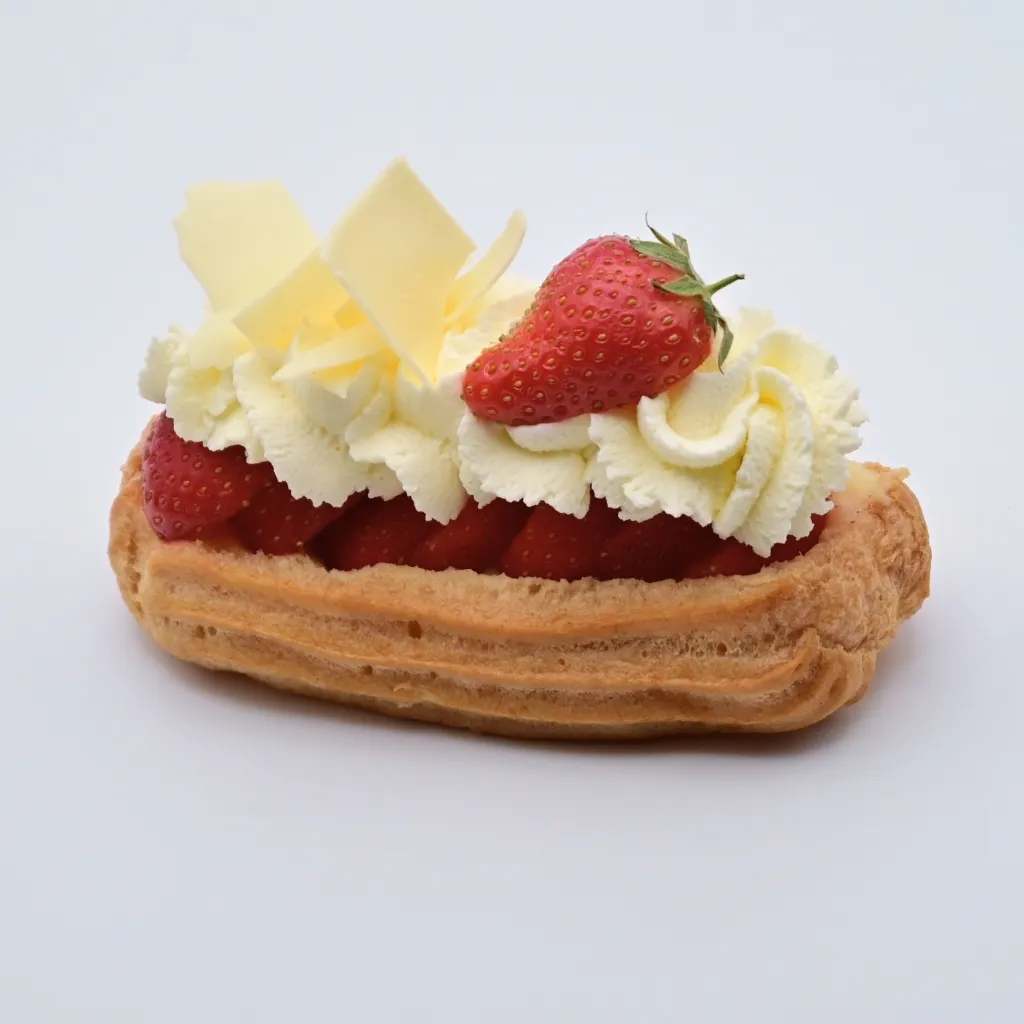 Fraise-Crème chantilly-Chocolat blanc